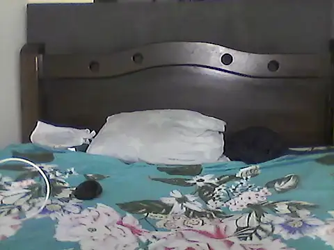 Snapshot of Marlon92700 chatting on May 14, 7:33 pm Marlon92700 online show from May 14, 7:33 pm