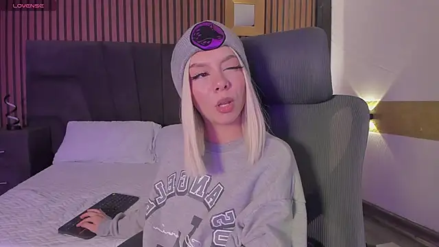 CleoWhite online show from September 26, 4:30 am