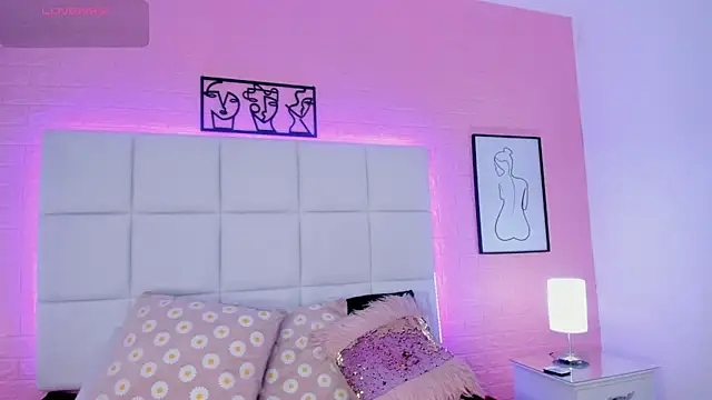 Meloddy Parkerr  online show from March 15, 8:05 pm