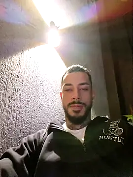 VinzenzRizzo online show from November 17, 2:48 am