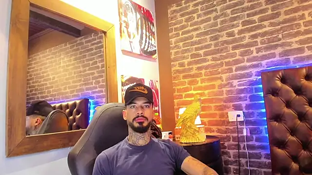 VinzenzRizzo online show from November 12, 3:32 am