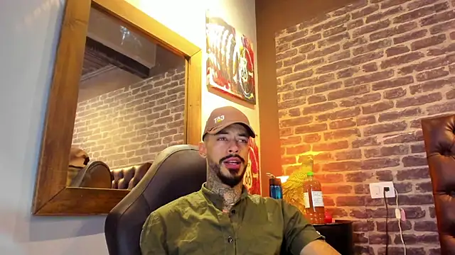 VinzenzRizzo online show from October 25, 5:50 am