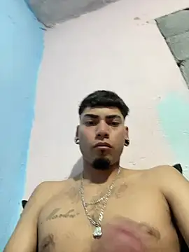 Snapshot of Ricardo2334 chatting on February 28, 10:31 pm Ricardo2334 online show from February 28, 10:31 pm