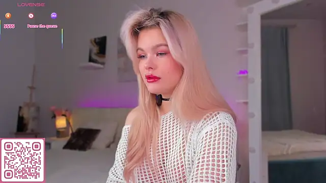 ShyEmma  online show from April 7, 1:07 am