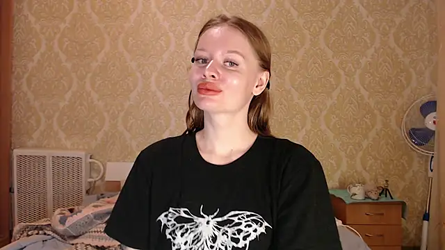 Kitkaat00 online show from April 16, 1:23 pm