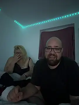 mrandmrsdarkside online show from April 12, 10:46 pm