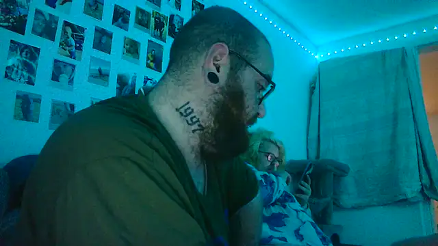 mrandmrsdarkside online show from March 10, 8:02 pm