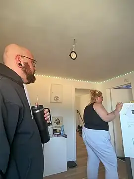 mrandmrsdarkside online show from April 15, 11:27 am