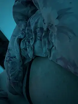 mrandmrsdarkside online show from March 17, 4:26 am