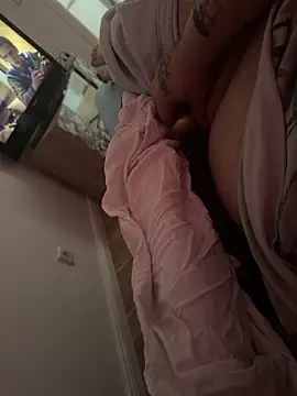 mrandmrsdarkside online show from April 3, 7:15 am