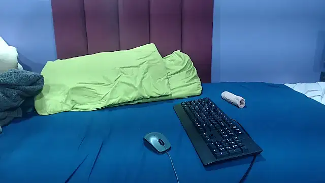 NaughtyChubbyZoe online show from September 28, 6:59 pm