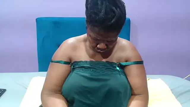 NaughtyChubbyZoe online show from September 24, 5:25 am