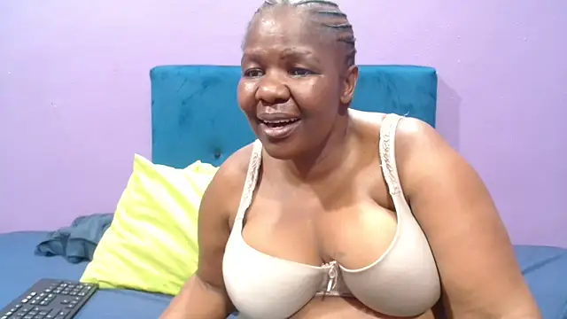 NaughtyChubbyZoe online show from September 26, 12:23 pm