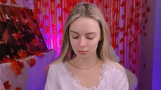 JuliaBrewwer online show from December 3, 1:32 pm