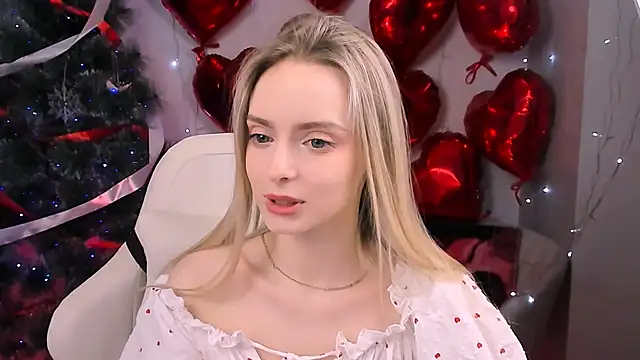 JuliaBrewwer online show from February 13, 4:07 pm