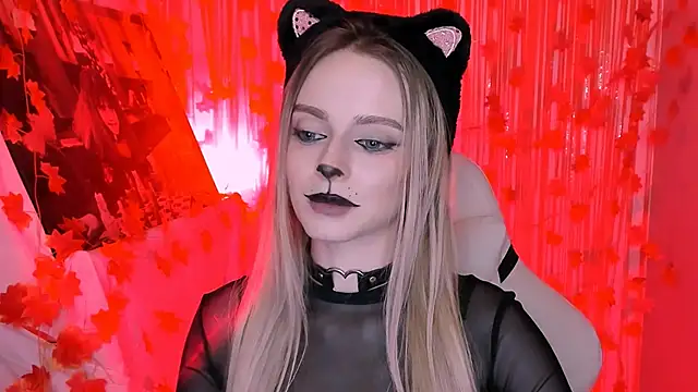 JuliaBrewwer online show from October 31, 1:41 pm