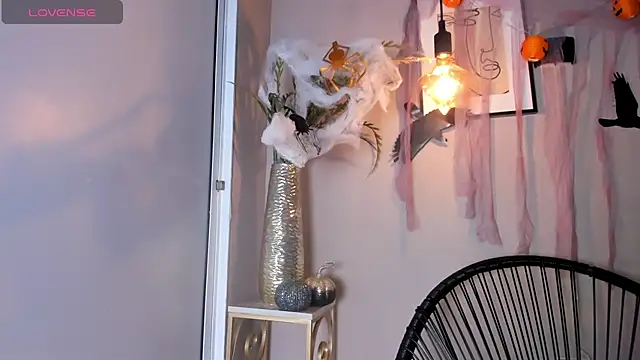 Snapshot of dulce_fiore07 chatting on October 31, 12:46 pm dulce fiore07 online show from October 31, 12:46 pm