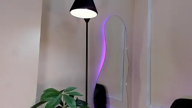 Snapshot of dulce_fiore07 chatting on December 3, 12:26 pm dulce fiore07 online show from December 3, 12:26 pm