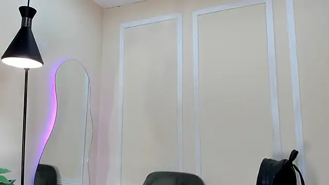 Snapshot of dulce_fiore07 chatting on December 2, 12:29 pm dulce fiore07 online show from December 2, 12:29 pm