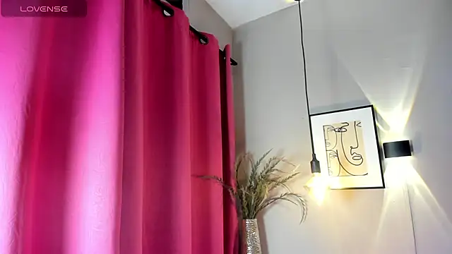 Snapshot of dulce_fiore07 chatting on November 20, 1:12 pm dulce fiore07 online show from November 20, 1:12 pm