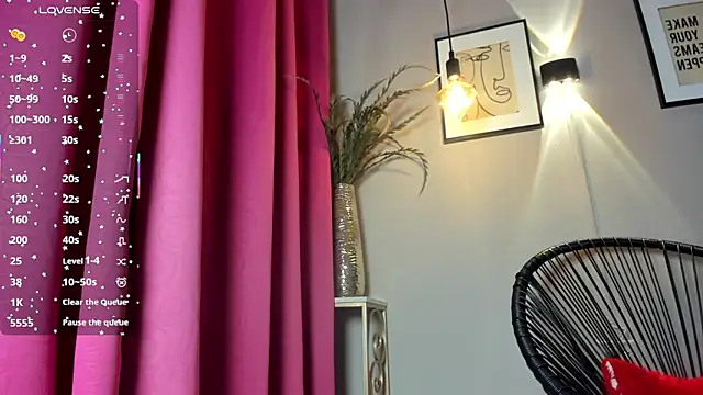 Snapshot of dulce_fiore07 chatting on November 15, 12:42 pm dulce fiore07 online show from November 15, 12:42 pm