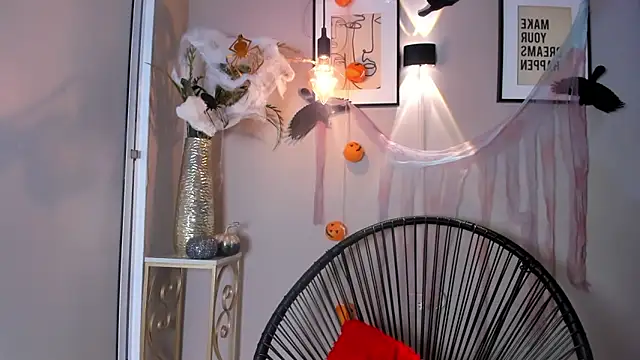 Snapshot of dulce_fiore07 chatting on October 29, 12:37 pm dulce fiore07 online show from October 29, 12:37 pm