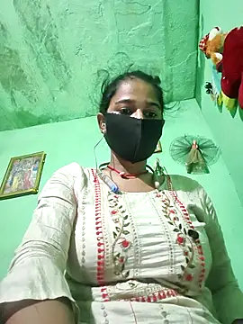 Snapshot of PIHU999 chatting on November 2, 1:43 am PIHU999 online show from November 2, 1:43 am