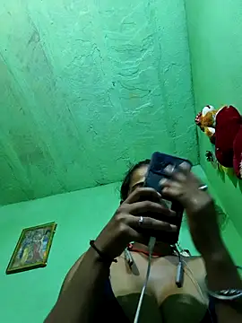 Snapshot of PIHU999 chatting on October 25, 9:52 am PIHU999 online show from October 25, 9:52 am