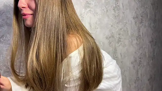 LushMira online show from October 26, 2:45 am