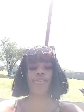 Snapshot of DojaBoootie chatting on December 3, 7:19 am DojaBoootie online show from December 3, 7:19 am