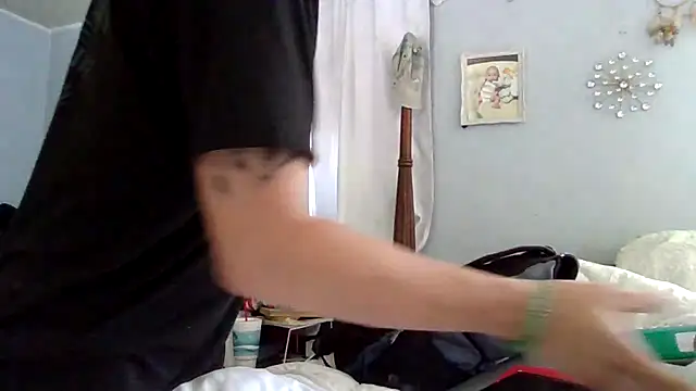 Snapshot of dik4cache chatting on June 27, 8:15 pm dik4cache online show from June 27, 8:15 pm