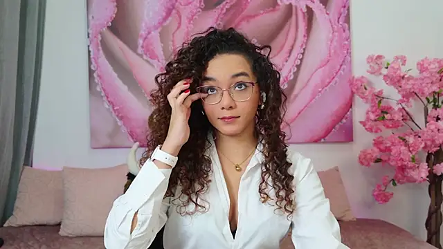 Taylor Tina online show from December 4, 7:07 am