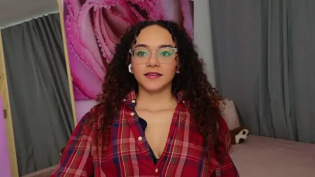 Taylor Tina online show from December 17, 10:15 pm