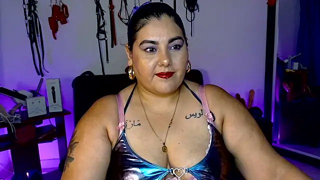 Snapshot of AndreaKinky chatting on July 12, 10:32 pm AndreaKinky online show from July 12, 10:32 pm