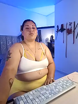 AndreaKinky online show from October 12, 8:05 am