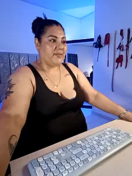 AndreaKinky online show from October 10, 8:15 am