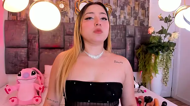 PatyLawrence online show from November 18, 3:21 am