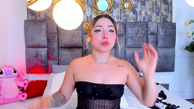 PatyLawrence online show from October 25, 4:33 am