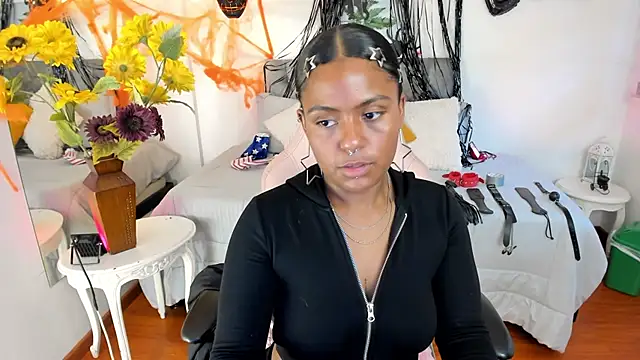 Lucie Harper online show from October 17, 8:43 pm