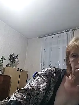 Snapshot of Flower2931 chatting on June 7, 7:08 pm Flower2931 online show from June 7, 7:08 pm