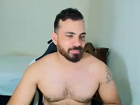 Snapshot of max_love255 chatting on November 4, 10:13 pm max love255 online show from November 4, 10:13 pm