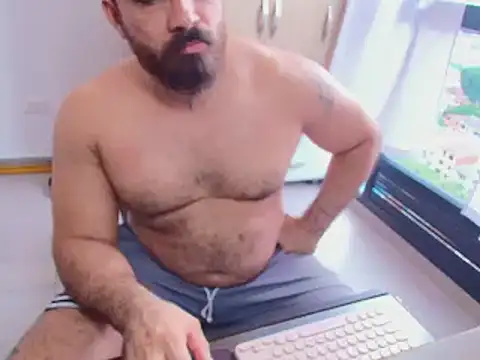 Snapshot of max_love255 chatting on July 4, 8:35 pm max love255 online show from July 4, 8:35 pm