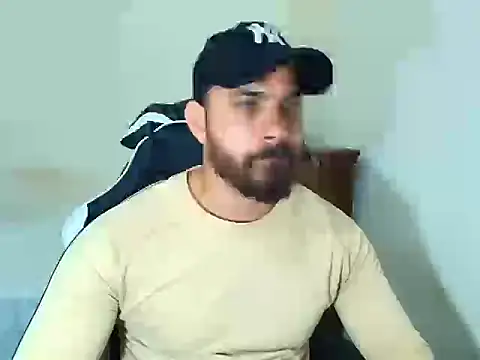 Snapshot of max_love255 chatting on December 1, 11:49 pm max love255 online show from December 1, 11:49 pm