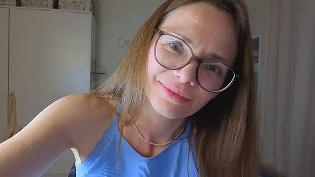 Snapshot of SEA_Dream chatting on May 10, 5:26 pm SEA Dream online show from May 10, 5:26 pm
