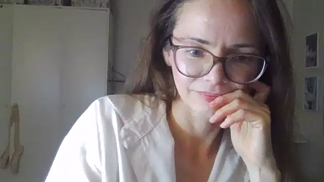 Snapshot of SEA_Dream chatting on May 3, 4:21 pm SEA Dream online show from May 3, 4:21 pm