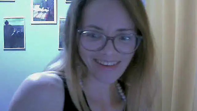 Snapshot of SEA_Dream chatting on November 23, 3:44 pm SEA Dream online show from November 23, 3:44 pm