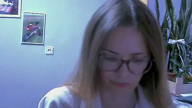 Snapshot of SEA_Dream chatting on November 14, 3:54 am SEA Dream online show from November 14, 3:54 am