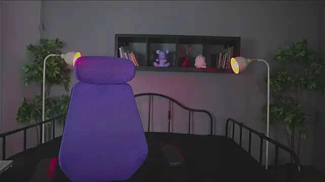 Snapshot of Sabrina_bloom chatting on November 14, 2:10 pm Sabrina bloom online show from November 14, 2:10 pm