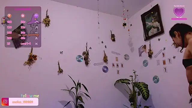 Nocturnawitch online show from April 22, 1:01 am