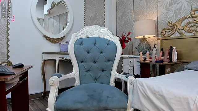 Snapshot of Scarlet__Milff chatting on November 4, 8:01 pm Scarlet Milff online show from November 4, 8:01 pm